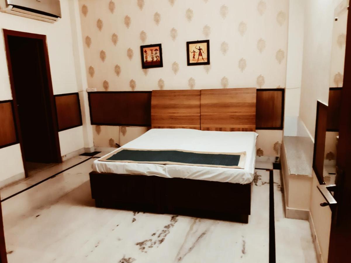 Bhambri Expo House Hotell Delhi  Exteriör bild